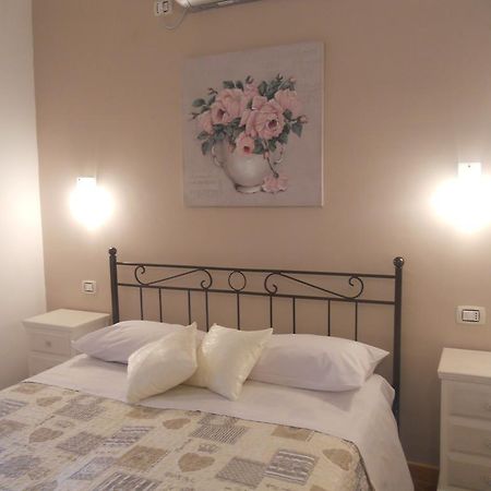 B&B Le Rose サンタ・マリア・ディ・カステッラバーテ エクステリア 写真
